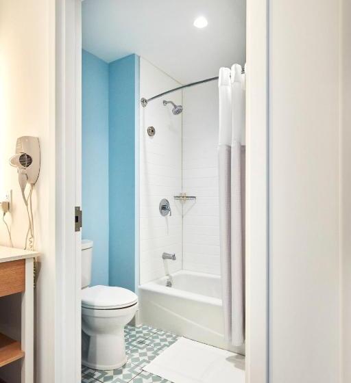 장애인을 위한 스위트, Universal’s Endless Summer Resort – Dockside Inn And Suites