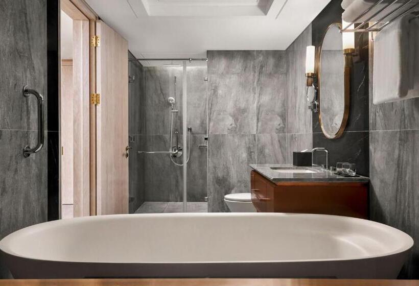 Premium room with view, Vinpearl Landmark 81 Autograph Collection