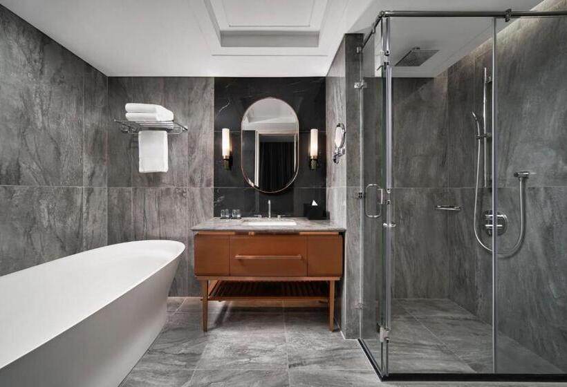 Premium room with view, Vinpearl Landmark 81 Autograph Collection