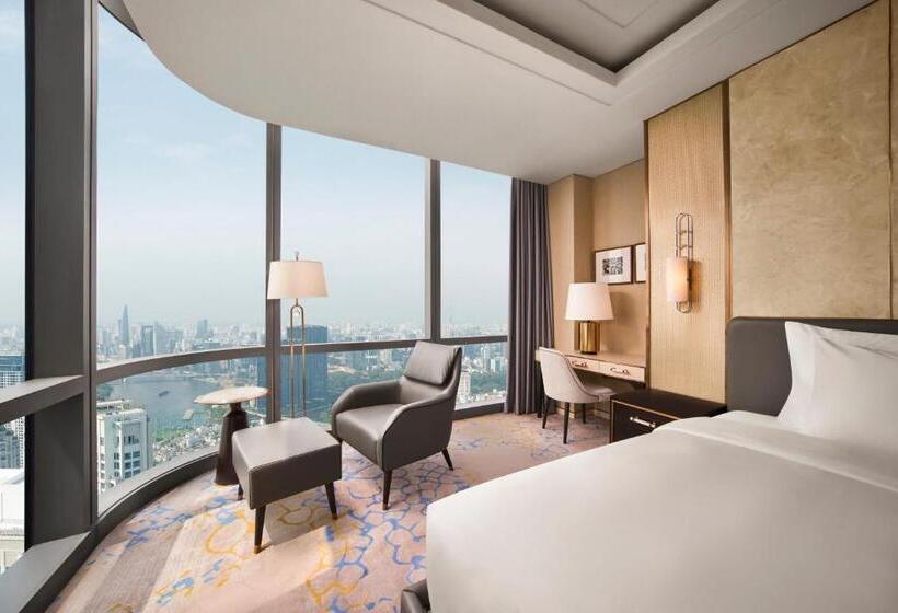 Номер Клуб Кровать Кинг, Vinpearl Landmark 81 Autograph Collection