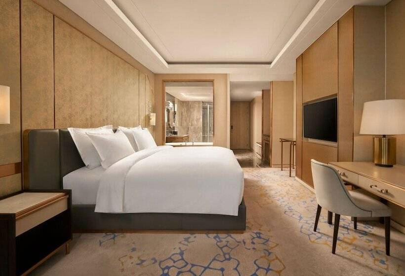 Premium room with view, Vinpearl Landmark 81 Autograph Collection