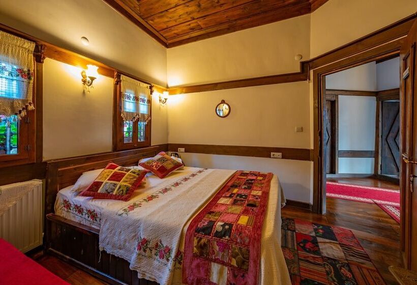 ガーデンビュースタンダードルーム, Safranbolu Seyi̇r Konak Otel