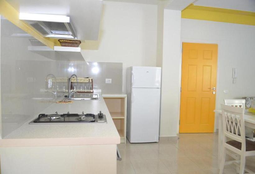 דירת חדר, Vila Florika