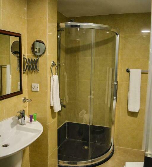 اتاق استاندارد, Ata Ali