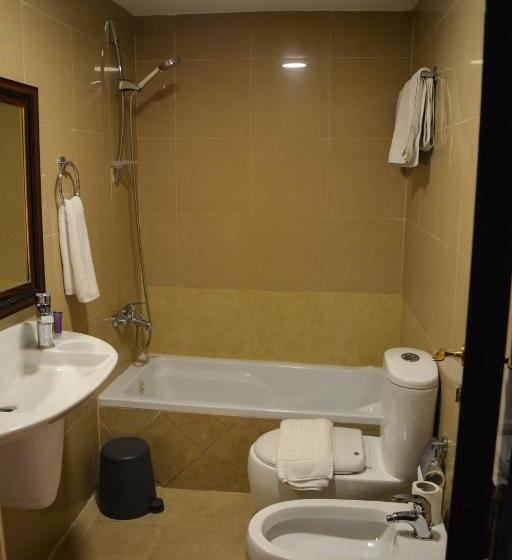 اتاق استاندارد سه نفره, Ata Ali