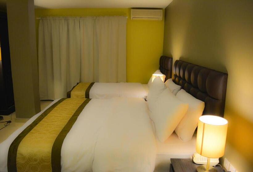 اتاق خانوادگی, Ata Ali