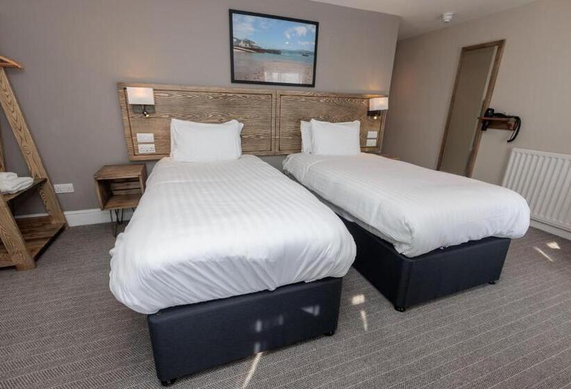 标准间, Dovey Inn