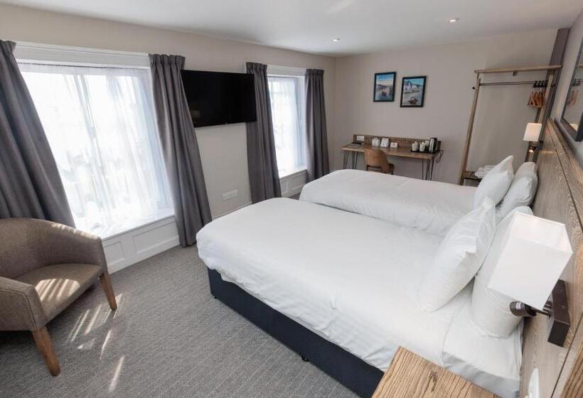 家庭海景房, Dovey Inn