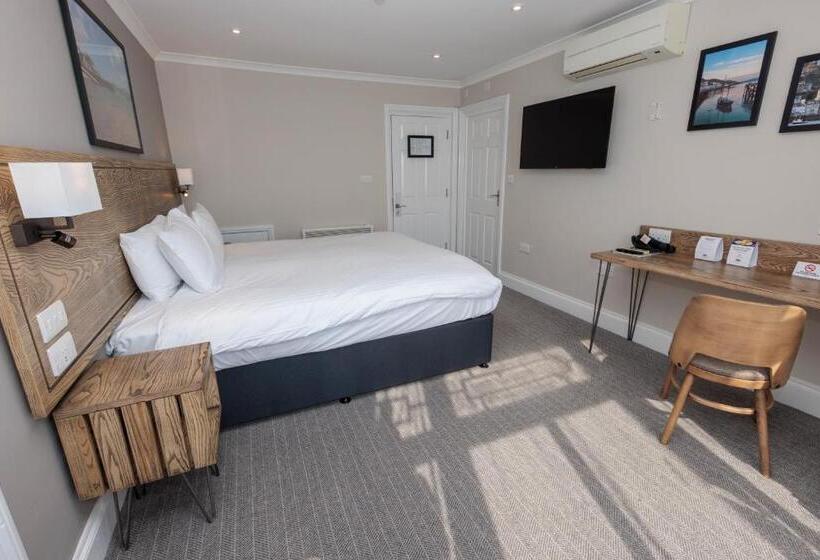 基本间, Dovey Inn