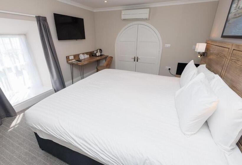 基本间, Dovey Inn