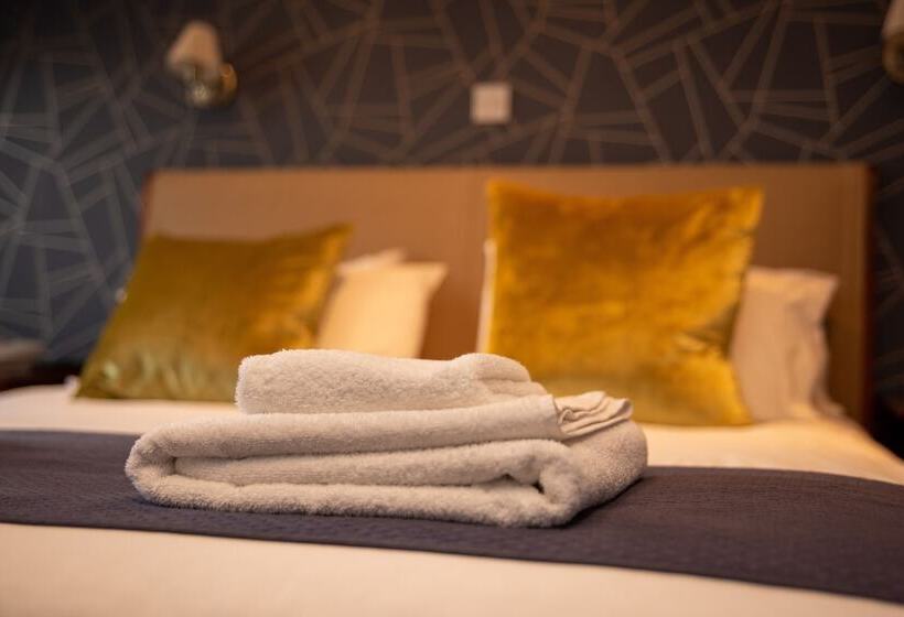 古典房间, The Oak House