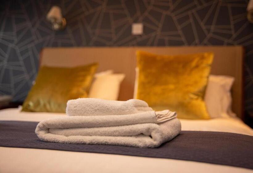 豪华房间, The Oak House