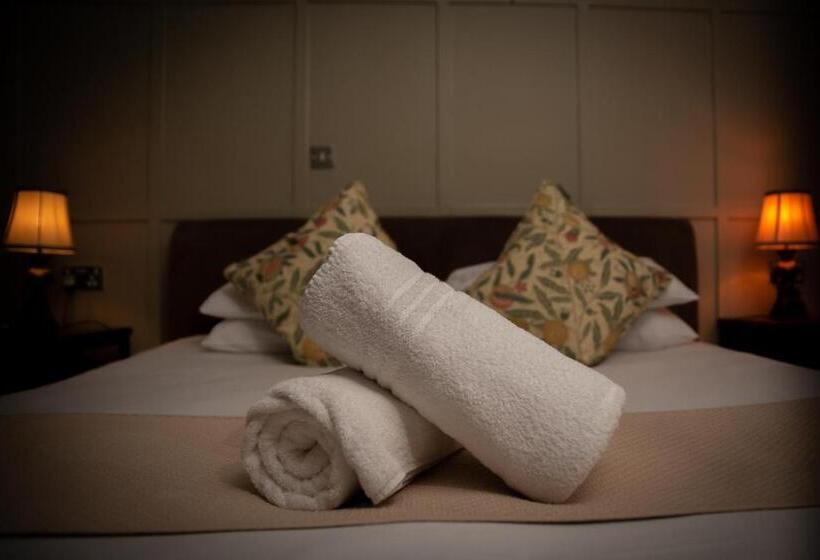 家庭间, The Oak House