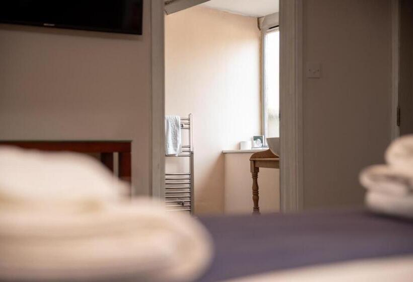 标准间, The Oak House