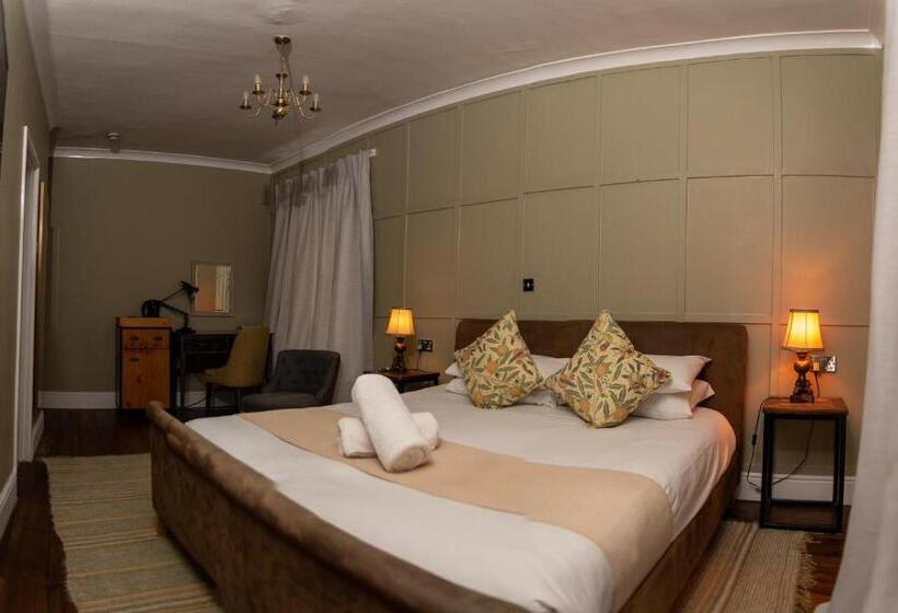 高级大房间, The Oak House