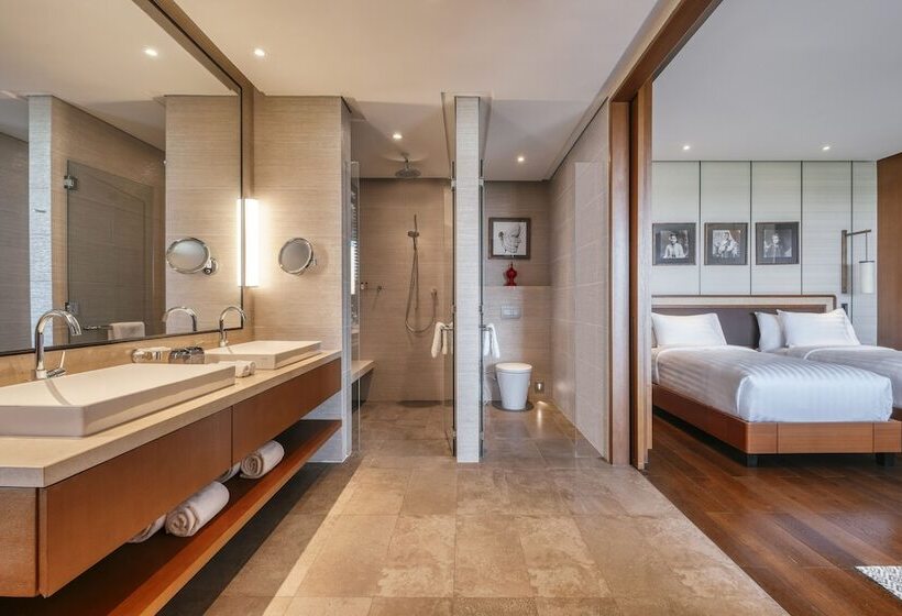 اتاق لوکس, Awei Metta