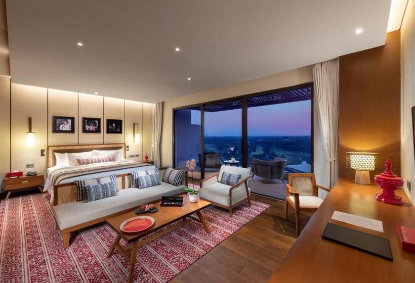 اتاق لوکس, Awei Metta