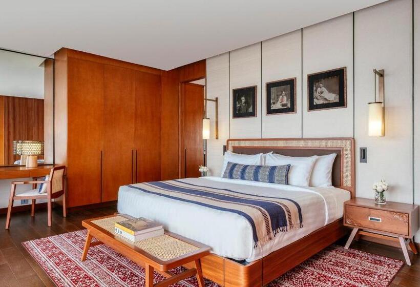 سوییت اجرایی, Awei Metta