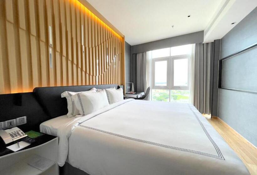 Апартаменты Premium 3 Спальни, Fraser Place Puteri Harbour