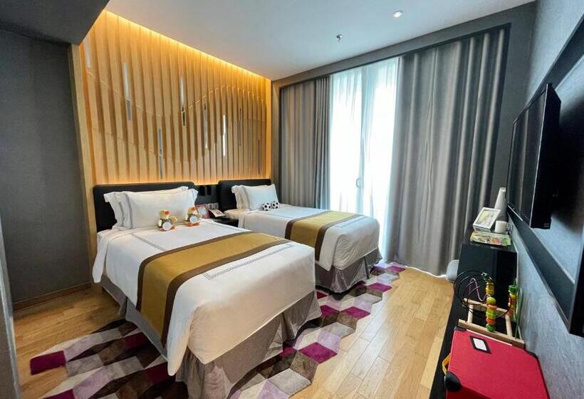 2 Bedroom Premium Apartment Sea View, Fraser Place Puteri Harbour