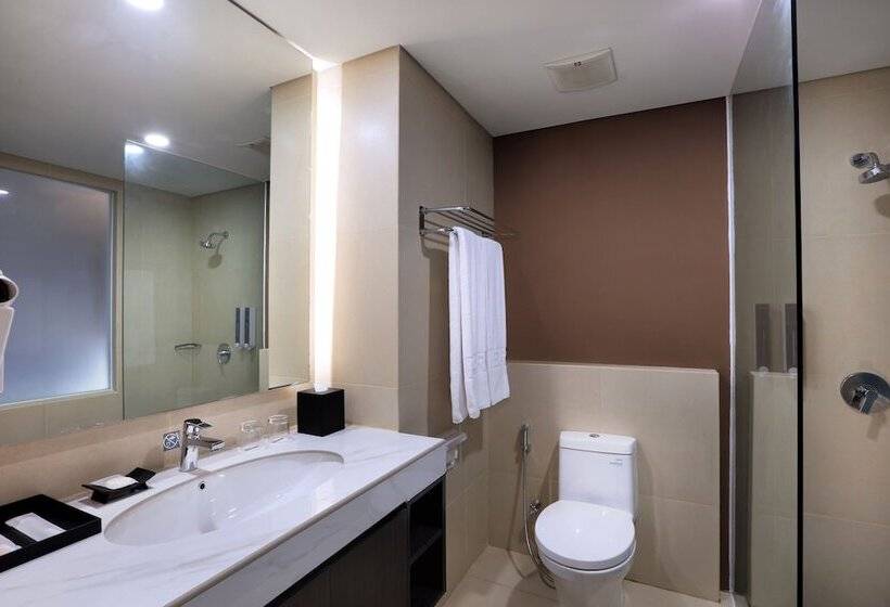 Номер Deluxe, Harper Palembang By Aston