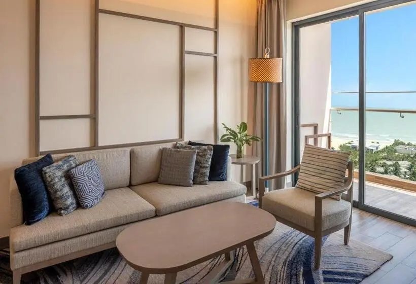 سوییت جونیور با چشم‌انداز دریا, Melia Ho Tram Beach Resort