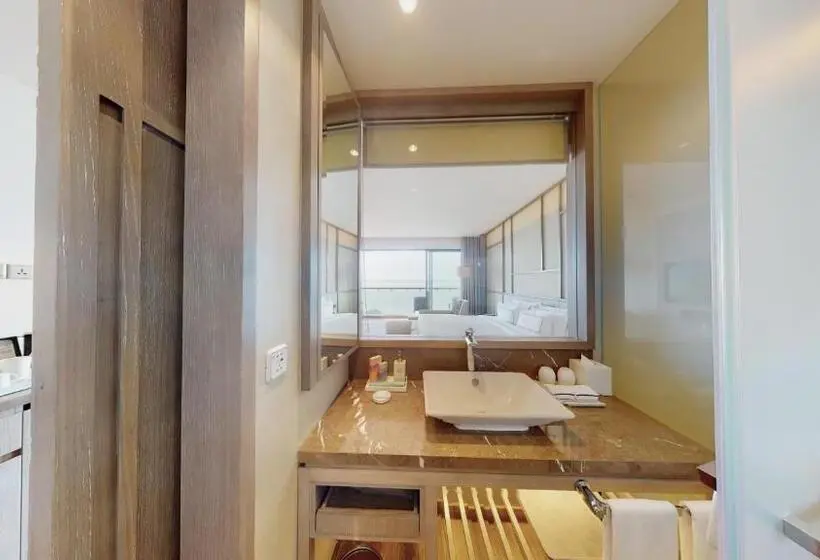 Deluxe Room View Sea with Balcony