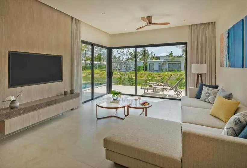 ویلای یک اتاق خوابه با استخر شنا, Melia Ho Tram Beach Resort