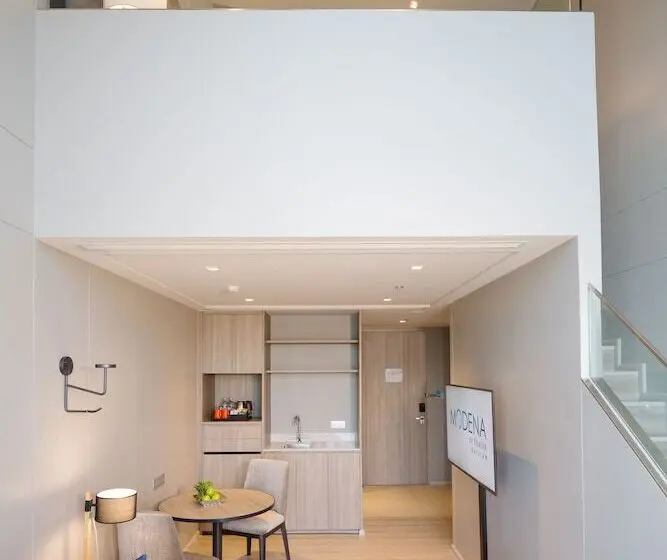 Standard-studio, Modena By Fraser Buriram