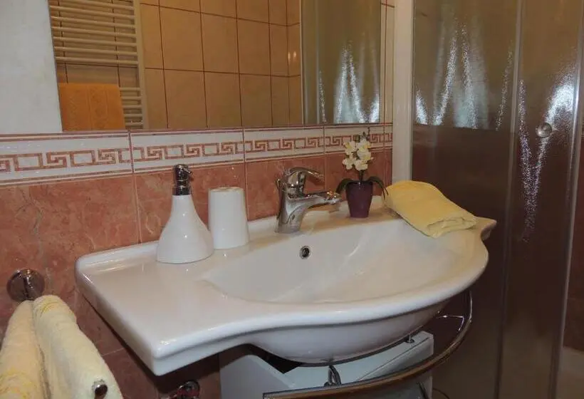 آپارتمان 1 خوابه, Apartments And Rooms Tavcar