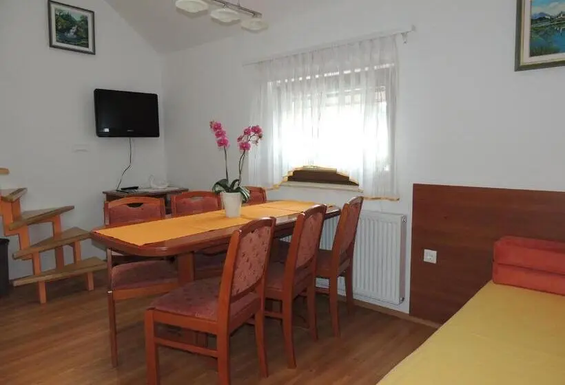 آپارتمان 2 خوابه, Apartments And Rooms Tavcar