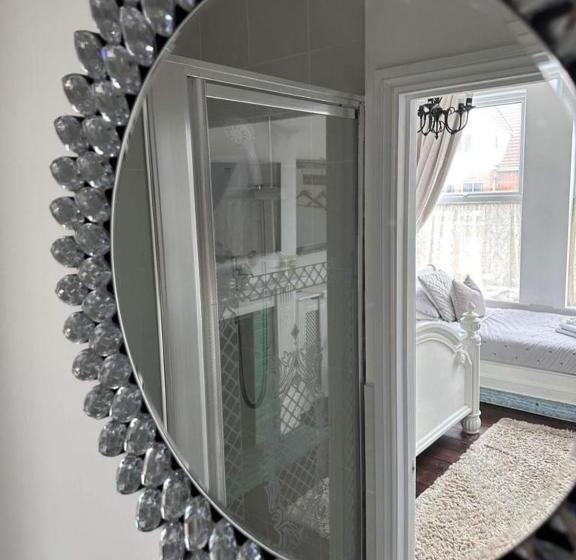 Номер Стандарт, Baytree House