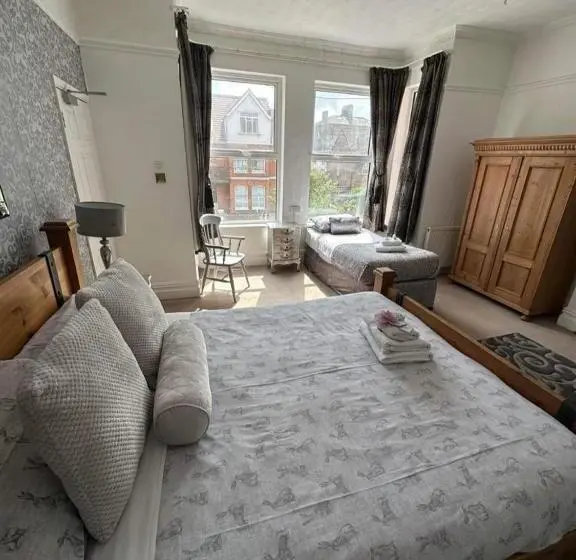 Family Room, Baytree House