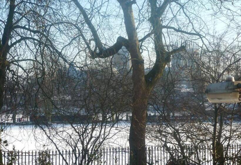 غرفة قياسية سرير كينج, Bronte Guest House