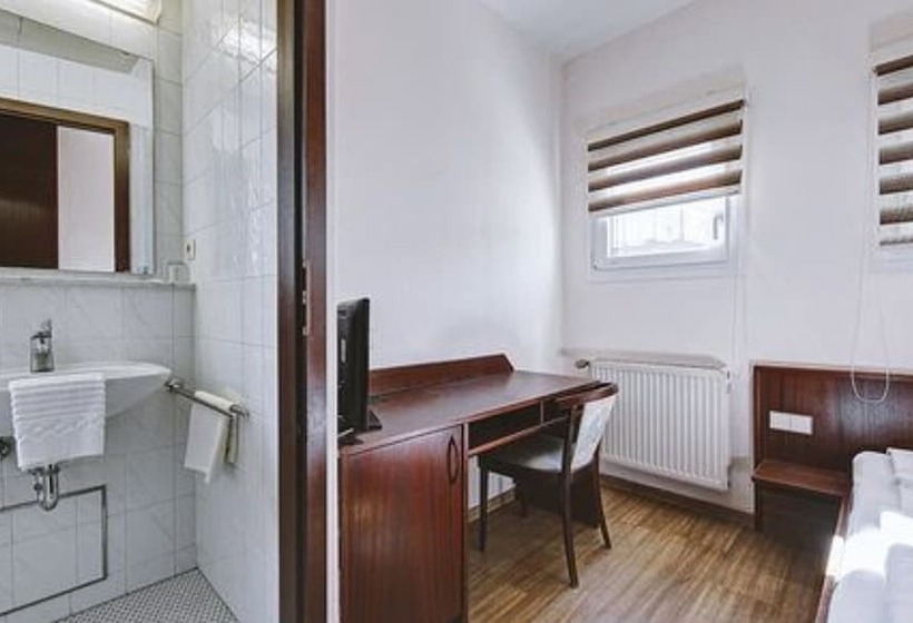 Standardrum, Filoxenia