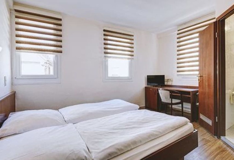 Standardrum, Filoxenia