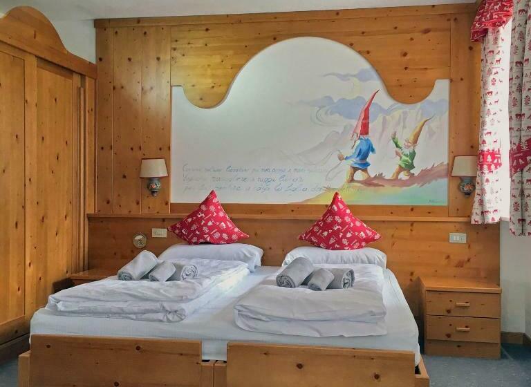 Standard Kolmen Hengen Huone, Rifugio Monti Pallidi
