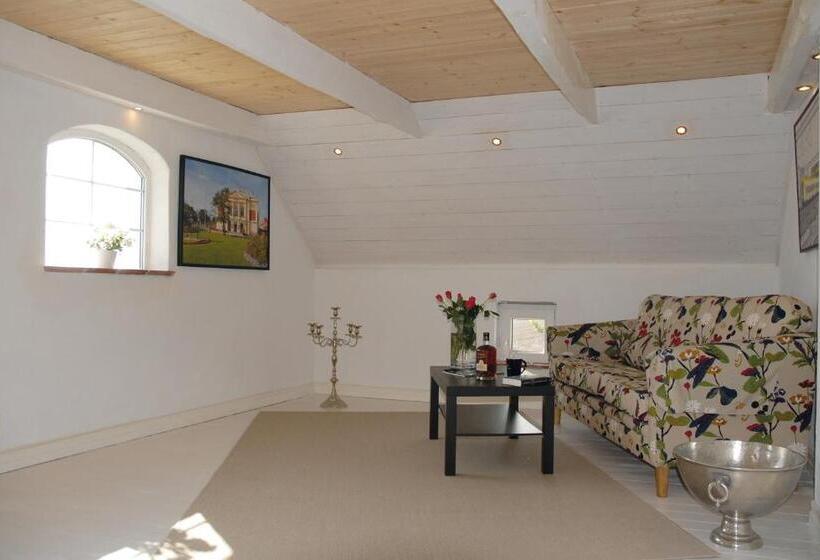 Appartamento 1 Camera da Letto con Terrazza, Vallebergaslätt