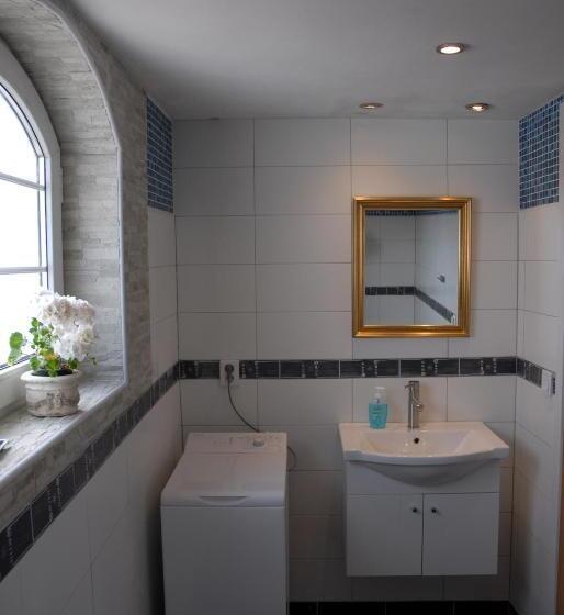 Appartamento 1 Camera da Letto con Terrazza, Vallebergaslätt