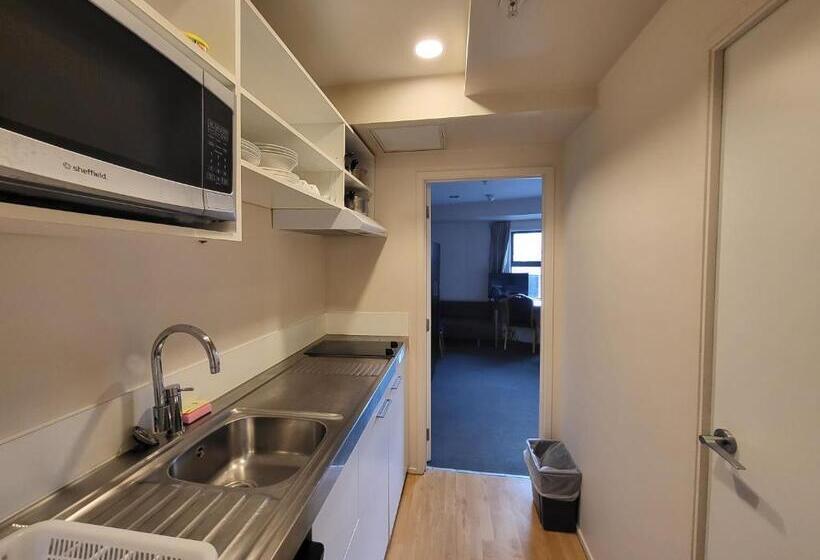 标准工作室, Empire Apartments