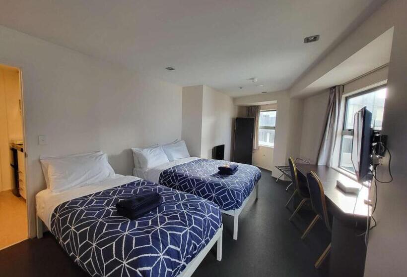 스탠다드 스튜디오, Empire Apartments