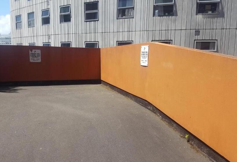 침실 2개 아파트, Empire Apartments