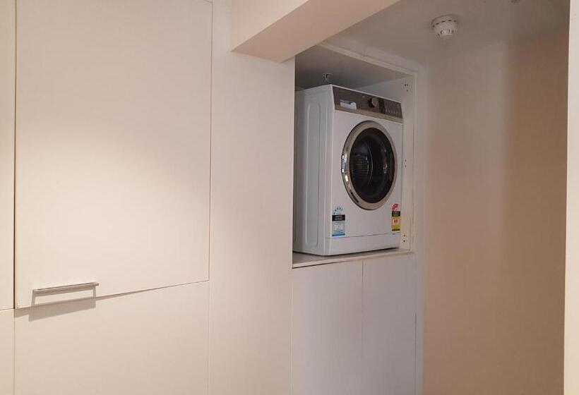 침실 2개 아파트, Empire Apartments