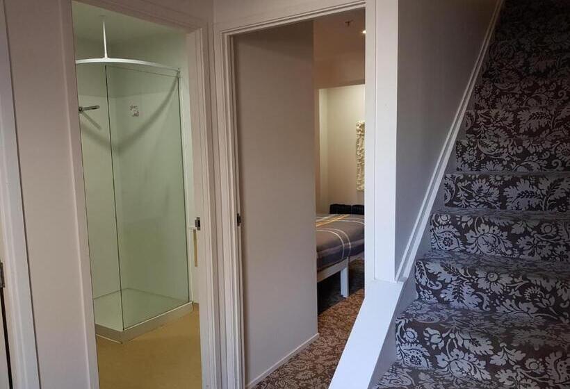 침실 2개 아파트, Empire Apartments