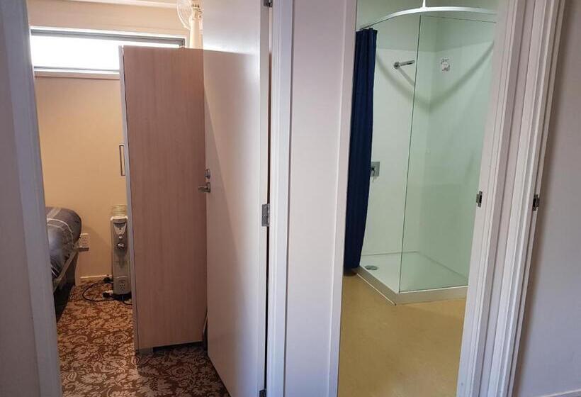 침실 2개 아파트, Empire Apartments