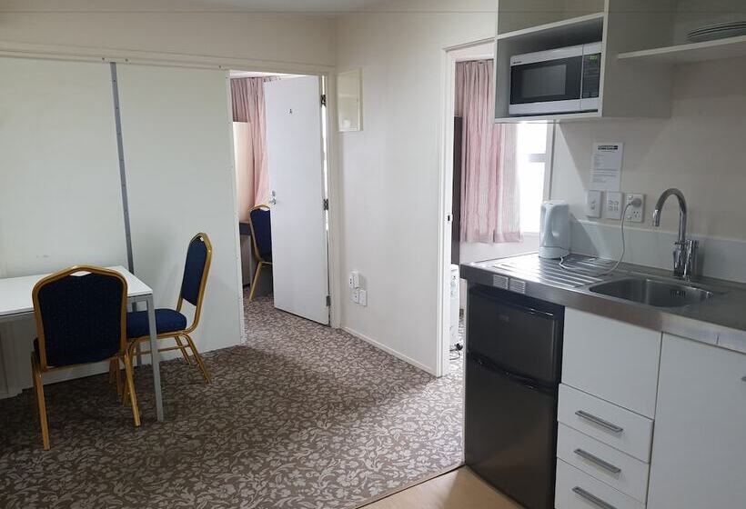 침실 2개 아파트, Empire Apartments