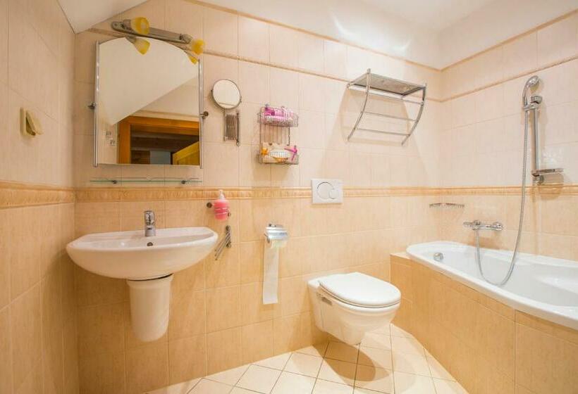 Апартаменты 1 Спальня, Happy House Apartments