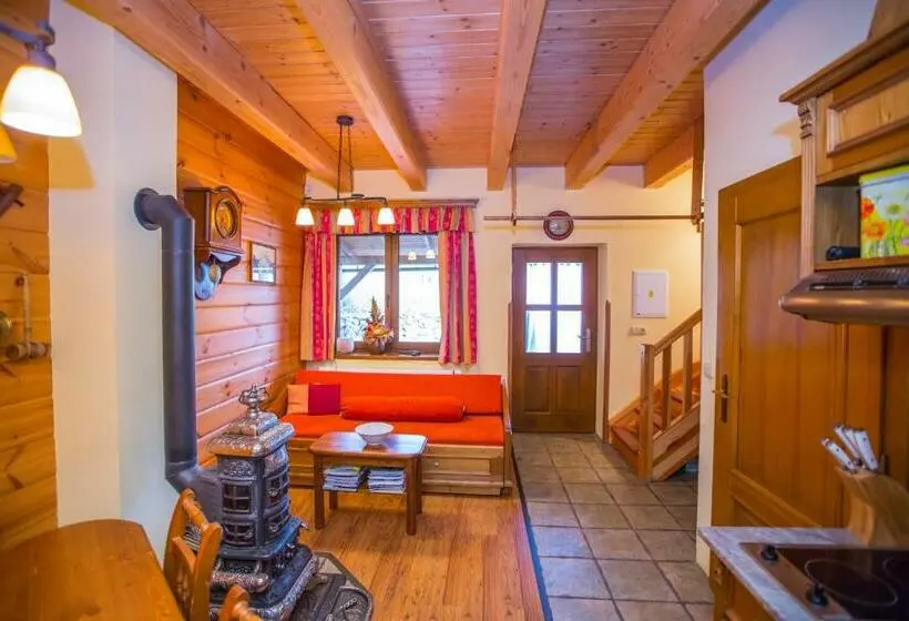 １ベッドルームアパートメント, Happy House Apartments