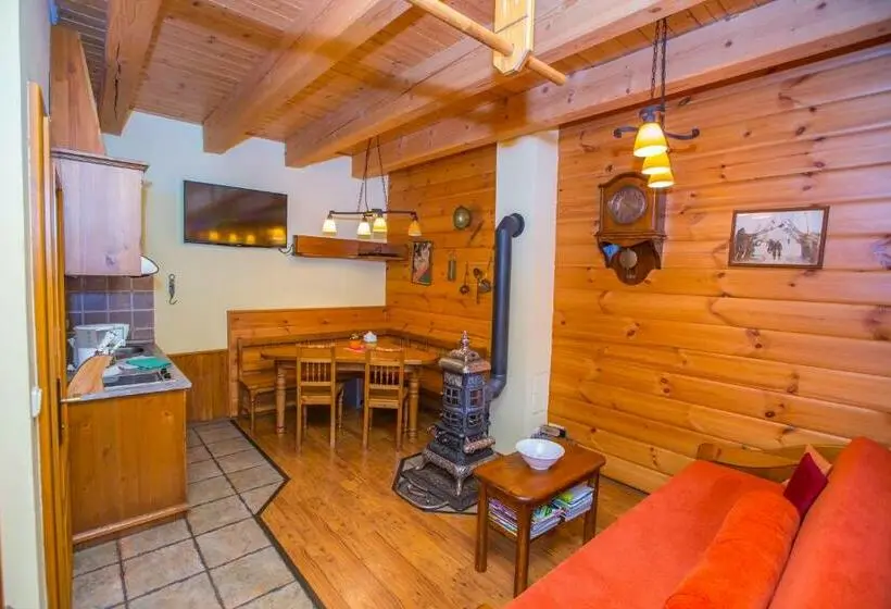 １ベッドルームアパートメント, Happy House Apartments