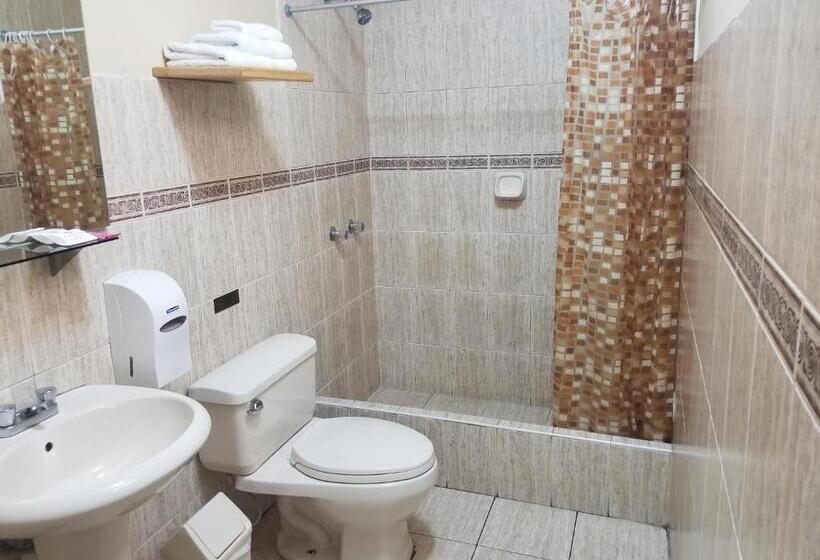 اتاق استاندارد سه نفره, El Brujo Hotel Centro Histórico